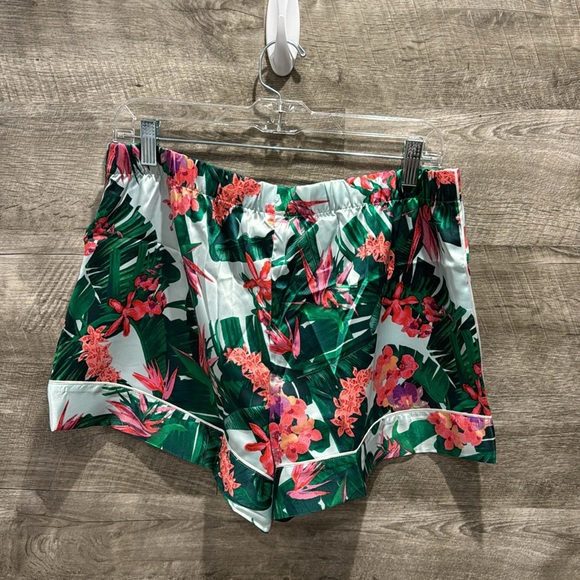 Victoria Secret NWT Satin colorful Short Pijama Set. - Picture 9 of 13